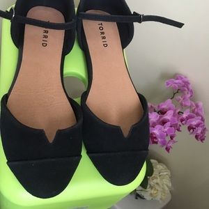 Torrid Black Flats Size 7W